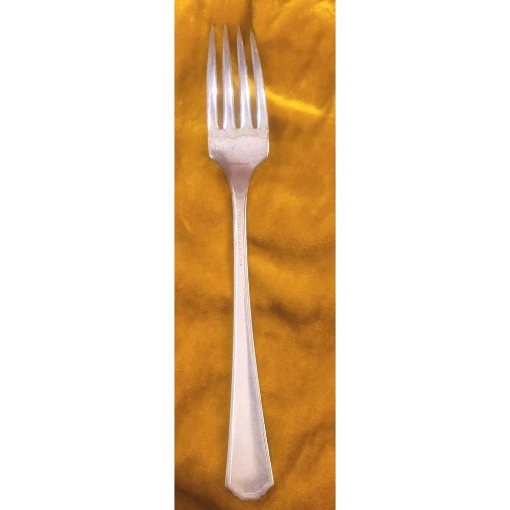 Oneida FENWAY Silverplate Fork  7 3/4